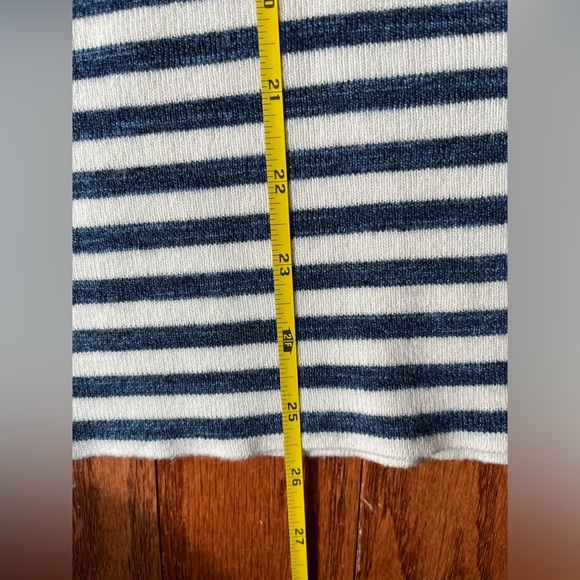 Banana Republic brand sweater, size Medium, navy/white stripe - Picture 9 of 9
